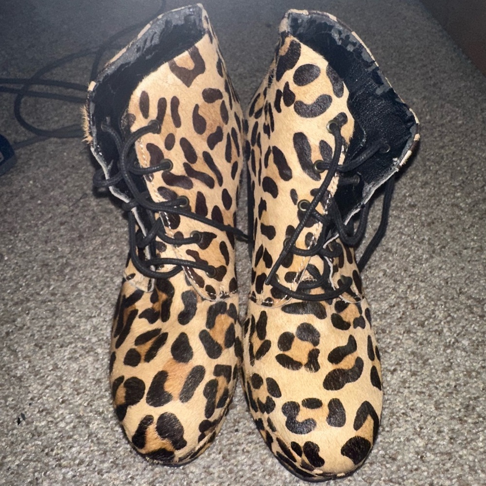 Steve Madden chunky leopards booties lace up